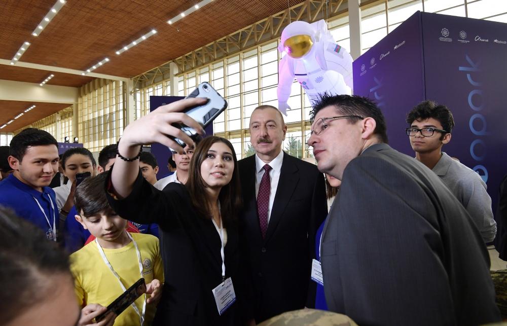Prezident İlham Əliyev və birinci xanım Mehriban Əliyeva “Bakutel-2019” sərgisi ilə tanış olublar (FOTO) (YENİLƏNİB)