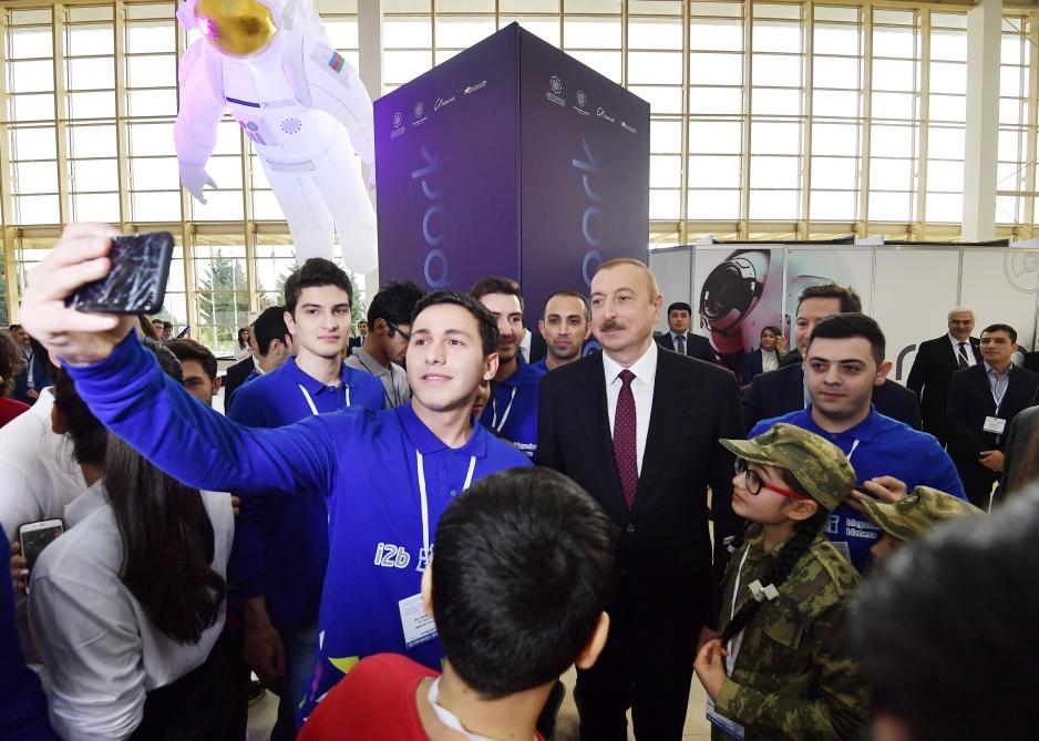 Prezident İlham Əliyev və birinci xanım Mehriban Əliyeva “Bakutel-2019” sərgisi ilə tanış olublar (FOTO) (YENİLƏNİB)