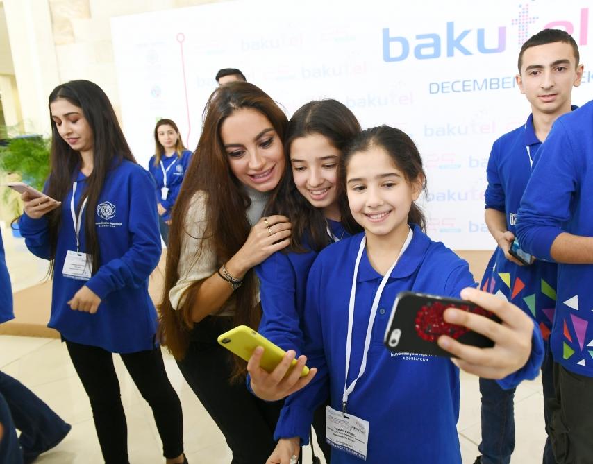Prezident İlham Əliyev və birinci xanım Mehriban Əliyeva “Bakutel-2019” sərgisi ilə tanış olublar (FOTO) (YENİLƏNİB)