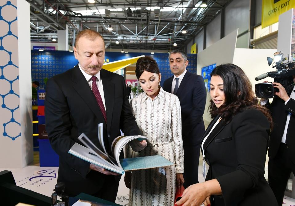 Prezident İlham Əliyev və birinci xanım Mehriban Əliyeva “Bakutel-2019” sərgisi ilə tanış olublar (FOTO) (YENİLƏNİB)