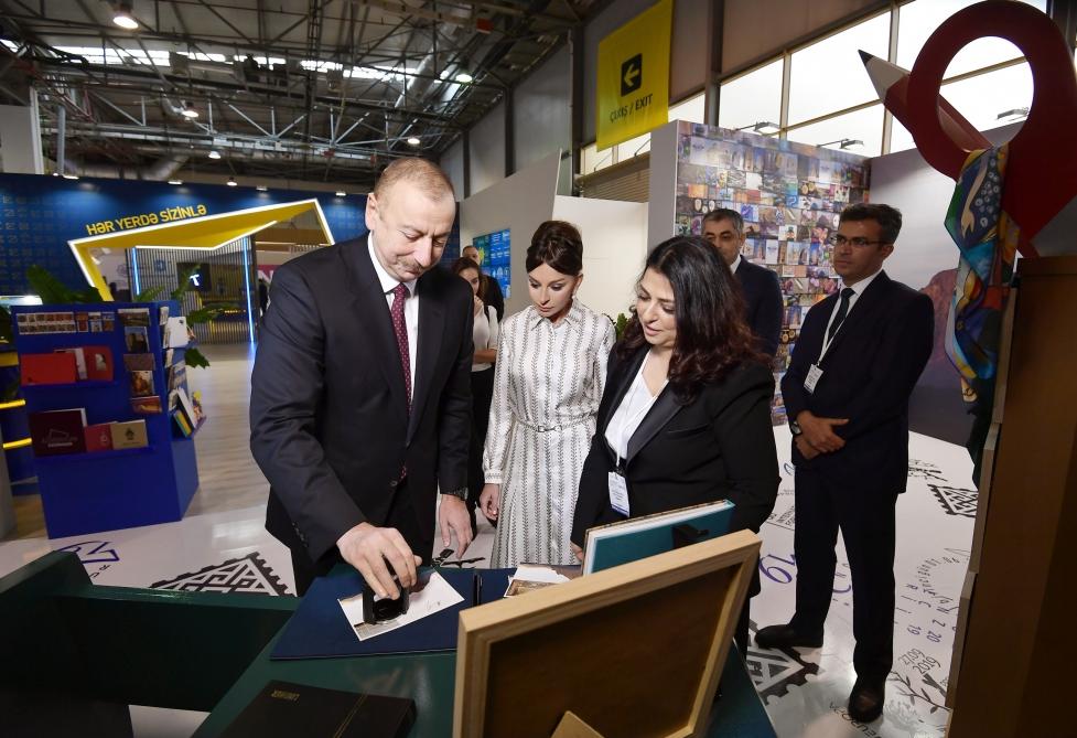 Prezident İlham Əliyev və birinci xanım Mehriban Əliyeva “Bakutel-2019” sərgisi ilə tanış olublar (FOTO) (YENİLƏNİB)