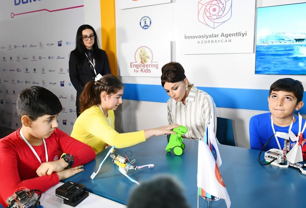 Prezident İlham Əliyev və birinci xanım Mehriban Əliyeva “Bakutel-2019” sərgisi ilə tanış olublar (FOTO) (YENİLƏNİB)