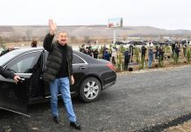 Prezident İlham Əliyev və birinci xanım Mehriban Əliyeva Şamaxı rayonunda ağacəkmə aksiyasında iştirak ediblər (FOTO) (YENİLƏNİB 2)