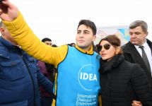 Prezident İlham Əliyev və birinci xanım Mehriban Əliyeva Şamaxı rayonunda ağacəkmə aksiyasında iştirak ediblər (FOTO) (YENİLƏNİB 2)