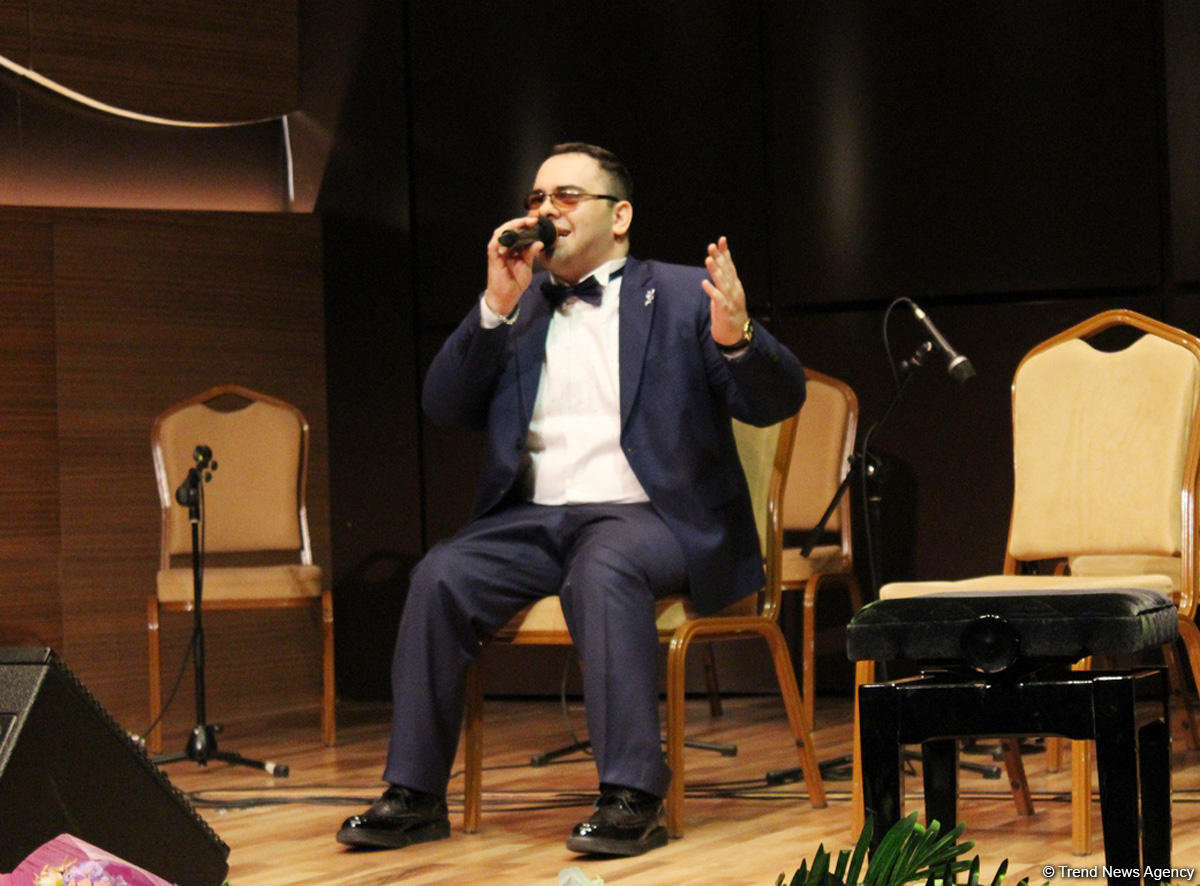 Beynəlxalq Muğam Mərkəzində müğənni Murad Sadıxın konserti keçirilib (FOTO/VİDEO)