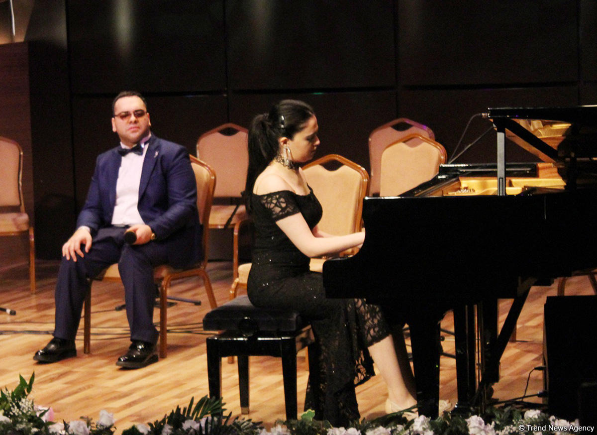 Beynəlxalq Muğam Mərkəzində müğənni Murad Sadıxın konserti keçirilib (FOTO/VİDEO)