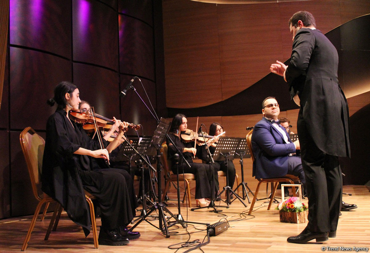 Beynəlxalq Muğam Mərkəzində müğənni Murad Sadıxın konserti keçirilib (FOTO/VİDEO)