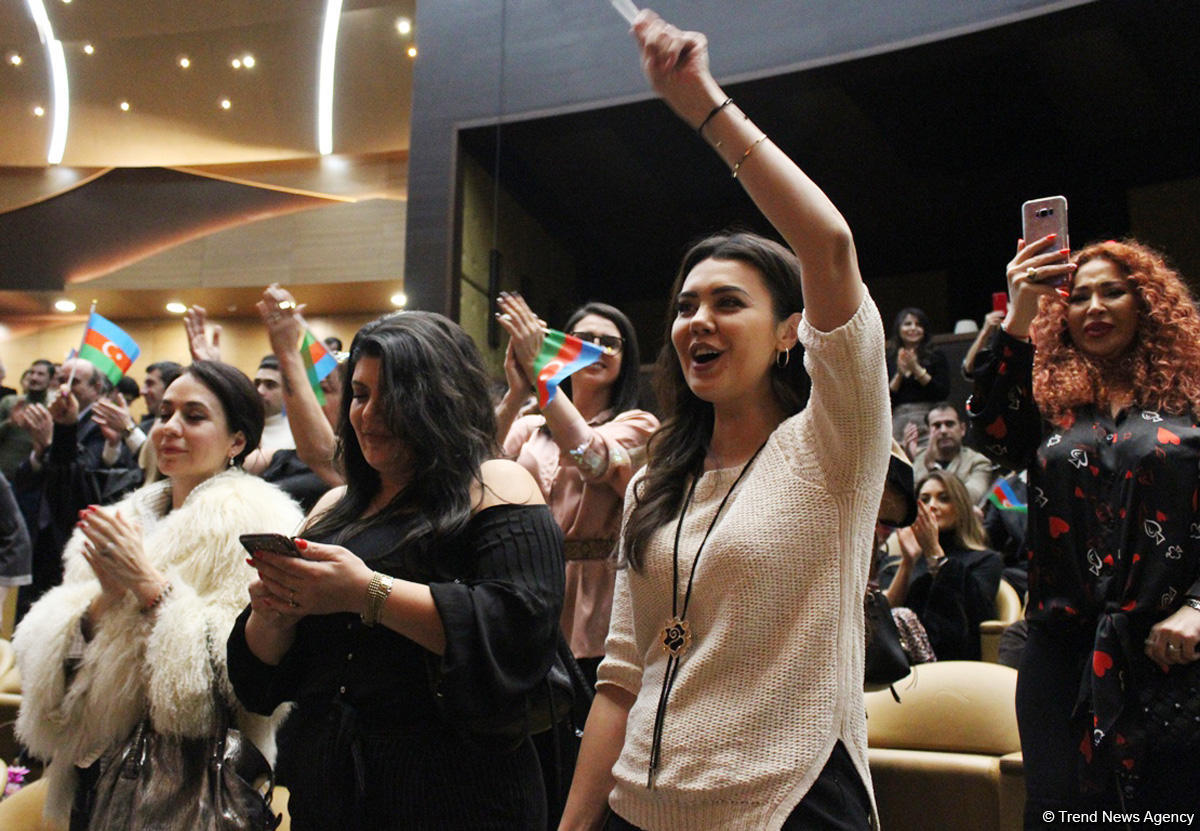 Beynəlxalq Muğam Mərkəzində müğənni Murad Sadıxın konserti keçirilib (FOTO/VİDEO)