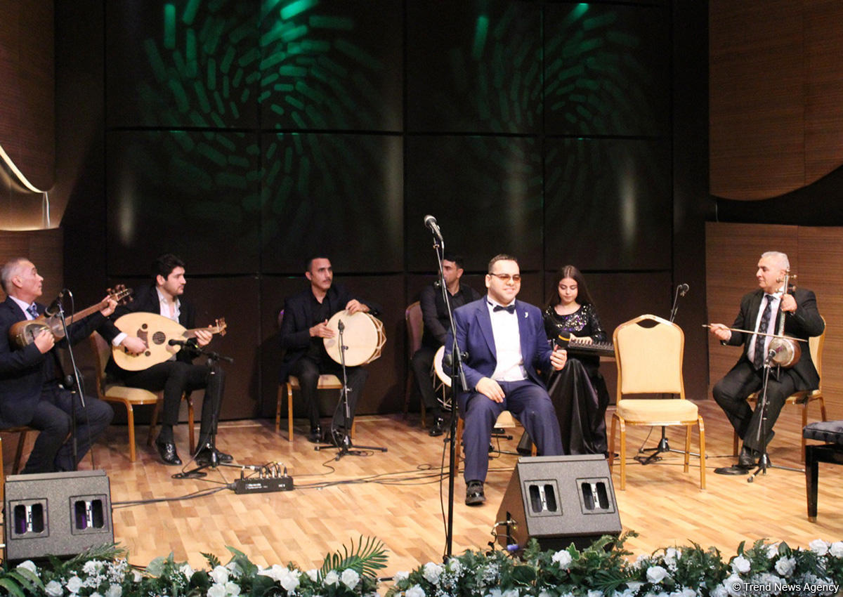 Beynəlxalq Muğam Mərkəzində müğənni Murad Sadıxın konserti keçirilib (FOTO/VİDEO)