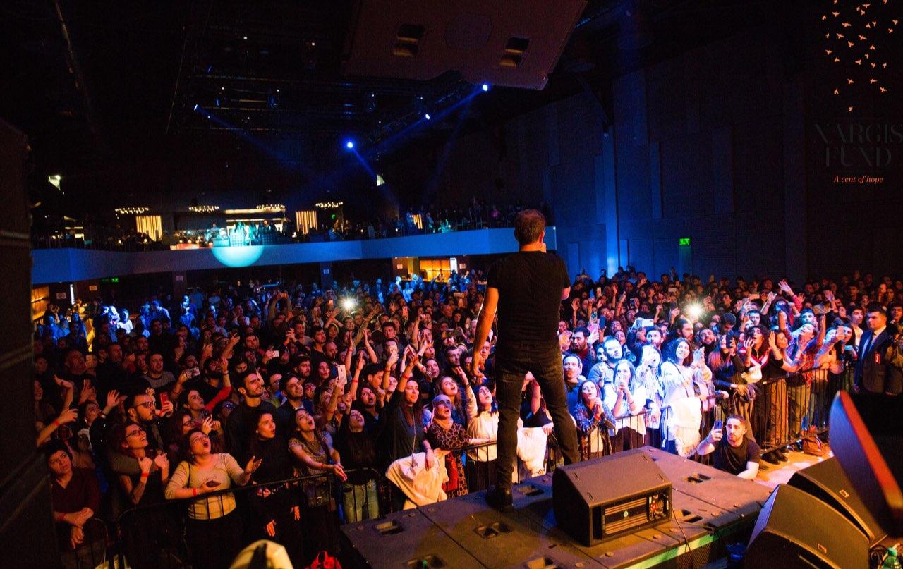 Haluk Levent Sura üçün xeyriyyə konserti verib (FOTO/VİDEO)