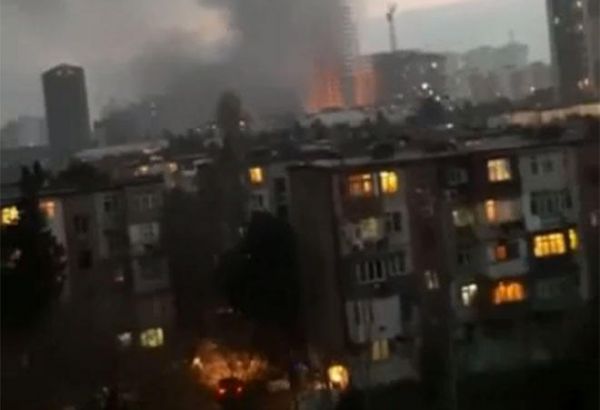 3-cü mikrorayon bazarında baş verən yanğın söndürülüb (YENİLƏNİB-2) (VİDEO)