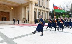 Ukrayna Prezidenti Vladimir Zelenskinin rəsmi qarşılanma mərasimi olub (FOTO)