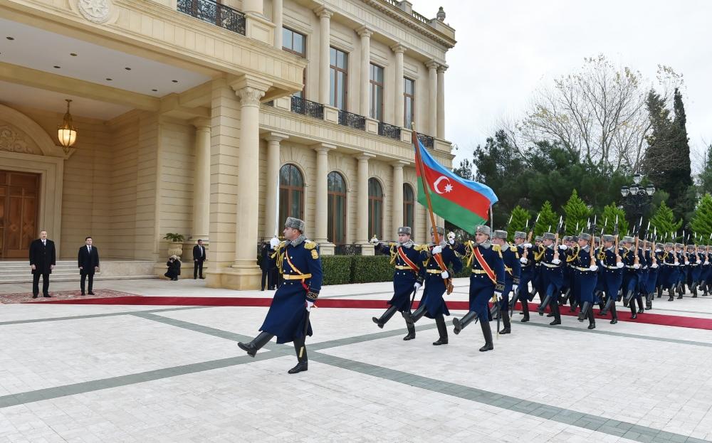 Ukrayna Prezidenti Vladimir Zelenskinin rəsmi qarşılanma mərasimi olub (FOTO)