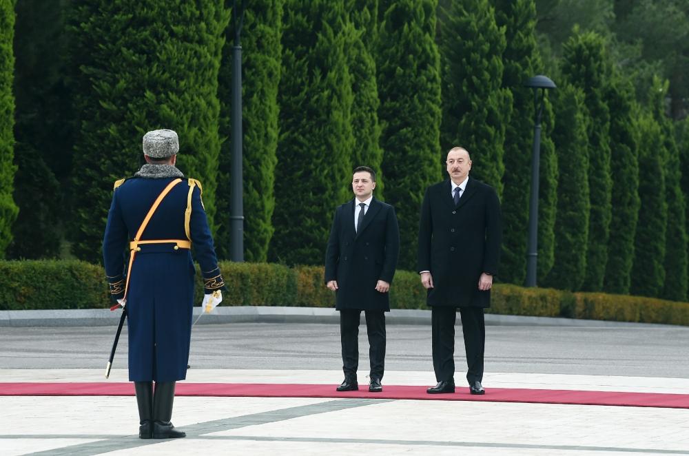 Ukrayna Prezidenti Vladimir Zelenskinin rəsmi qarşılanma mərasimi olub (FOTO)
