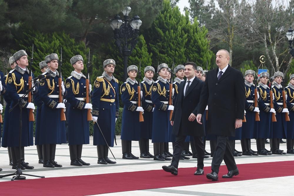 Ukrayna Prezidenti Vladimir Zelenskinin rəsmi qarşılanma mərasimi olub (FOTO)