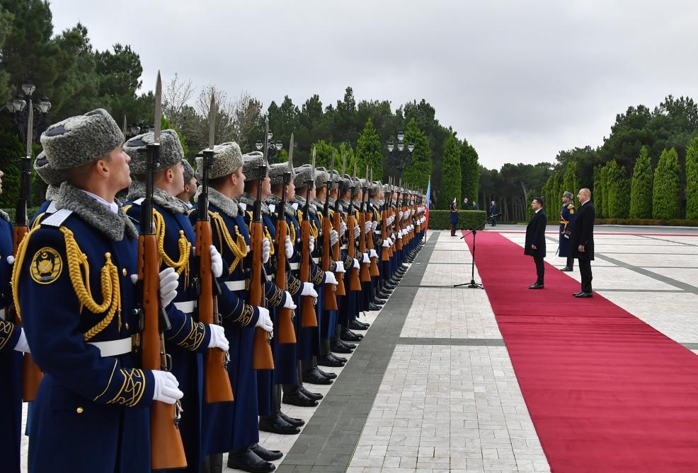 Ukrayna Prezidenti Vladimir Zelenskinin rəsmi qarşılanma mərasimi olub (FOTO)