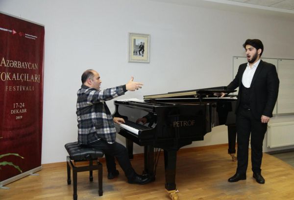 Azərbaycan Vokalçıları Festivalı çərçivəsində açıq ustad dərsi keçirilib (FOTO)