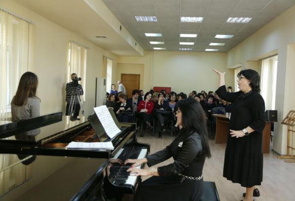 Fidan və Xuraman Qasımovalar ustad dərsi keçdilər (FOTO)