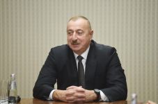 Prezident İlham Əliyev Sankt-Peterburqda fəaliyyət göstərən Azərbaycan diaspor təşkilatlarının rəhbərləri ilə görüşüb (FOTO)