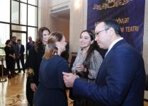 Heydər Əliyev Fondunun vitse-prezidenti Leyla Əliyeva “And” tamaşasının premyerasında iştirak edib (FOTO)