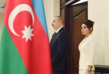 Prezident İlham Əliyev və birinci xanım Mehriban Əliyeva 6 saylı seçki məntəqəsində səs veriblər (FOTO)
