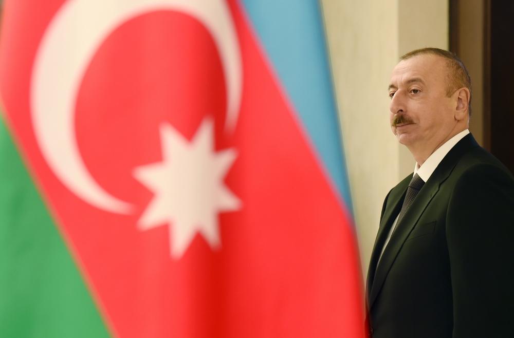 Prezident İlham Əliyev və birinci xanım Mehriban Əliyeva 6 saylı seçki məntəqəsində səs veriblər (FOTO)