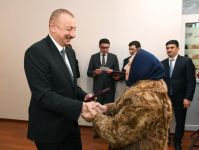 Prezident İlham Əliyev Qarabağ müharibəsi əlillərinə, onlara bərabər tutulan şəxslərə mənzillərin və avtomobillərin təqdim olunması mərasimində iştirak edib (FOTO) (YENİLƏNİB)