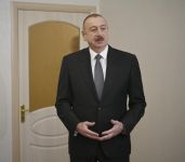 Prezident İlham Əliyev Qarabağ müharibəsi əlillərinə, onlara bərabər tutulan şəxslərə mənzillərin və avtomobillərin təqdim olunması mərasimində iştirak edib (FOTO) (YENİLƏNİB)