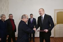 Prezident İlham Əliyev Qarabağ müharibəsi əlillərinə, onlara bərabər tutulan şəxslərə mənzillərin və avtomobillərin təqdim olunması mərasimində iştirak edib (FOTO) (YENİLƏNİB)
