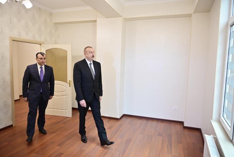 Prezident İlham Əliyev Qarabağ müharibəsi əlillərinə, onlara bərabər tutulan şəxslərə mənzillərin və avtomobillərin təqdim olunması mərasimində iştirak edib (FOTO) (YENİLƏNİB)