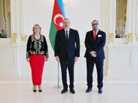 Prezident İlham Əliyev Əlcəzairin Azərbaycanda yeni təyin olunmuş səfirinin etimadnaməsini qəbul edib (FOTO) (YENİLƏNİB)