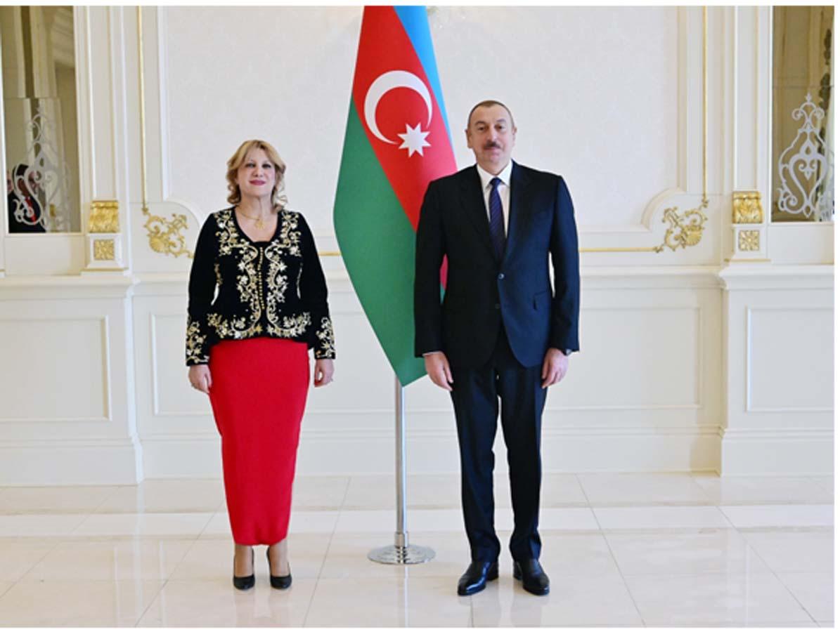 Prezident İlham Əliyev Əlcəzairin Azərbaycanda yeni təyin olunmuş səfirinin etimadnaməsini qəbul edib (FOTO) (YENİLƏNİB)