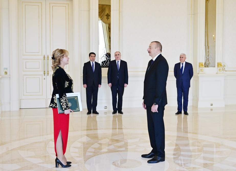 Prezident İlham Əliyev Əlcəzairin Azərbaycanda yeni təyin olunmuş səfirinin etimadnaməsini qəbul edib (FOTO) (YENİLƏNİB)