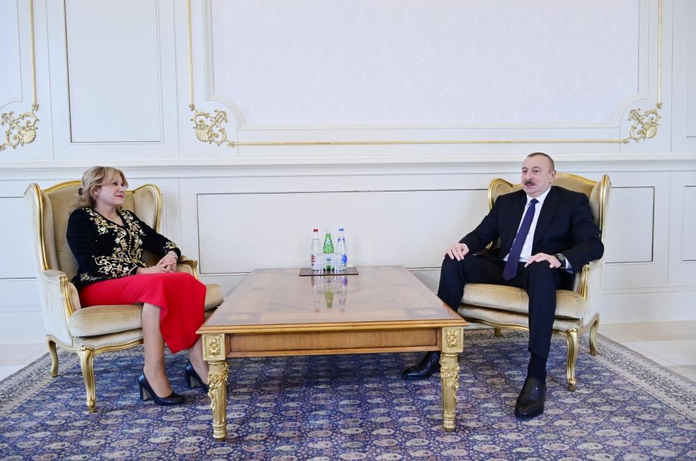 Prezident İlham Əliyev Əlcəzairin Azərbaycanda yeni təyin olunmuş səfirinin etimadnaməsini qəbul edib (FOTO) (YENİLƏNİB)