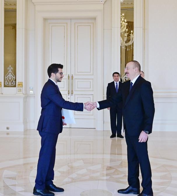Prezident İlham Əliyev İsrailin Azərbaycanda yeni təyin olunmuş səfirinin etimadnaməsini qəbul edib (FOTO) (YENİLƏNİB)