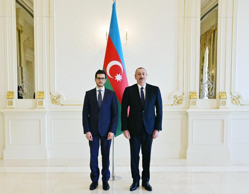 Prezident İlham Əliyev İsrailin Azərbaycanda yeni təyin olunmuş səfirinin etimadnaməsini qəbul edib (FOTO) (YENİLƏNİB)