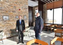 Prezident İlham Əliyev və birinci xanım Mehriban Əliyeva “Şahdağ” Turizm Mərkəzində görülən işlərlə tanış olublar (FOTO/VİDEO) (YENİLƏNİB 2)