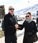 Prezident İlham Əliyev və birinci xanım Mehriban Əliyeva “Şahdağ” Turizm Mərkəzində görülən işlərlə tanış olublar (FOTO/VİDEO) (YENİLƏNİB 2)