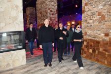 Prezident İlham Əliyev və birinci xanım Mehriban Əliyeva “Şahdağ” Turizm Mərkəzində görülən işlərlə tanış olublar (FOTO/VİDEO) (YENİLƏNİB 2)