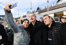 Prezident İlham Əliyev və birinci xanım Mehriban Əliyeva “Şahdağ” Turizm Mərkəzində görülən işlərlə tanış olublar (FOTO/VİDEO) (YENİLƏNİB 2)