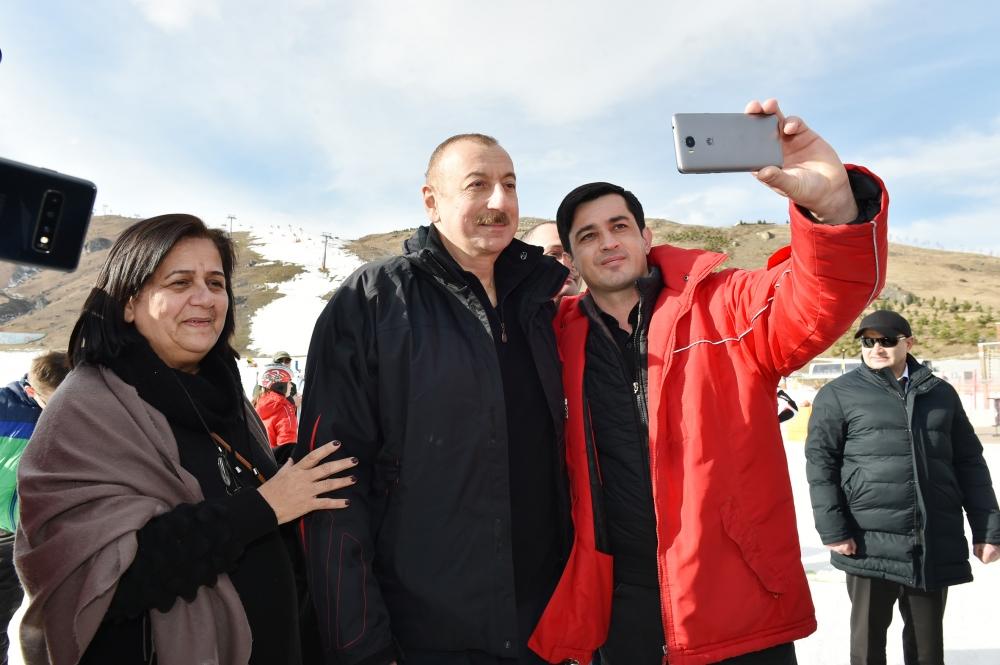 Prezident İlham Əliyev və birinci xanım Mehriban Əliyeva “Şahdağ” Turizm Mərkəzində görülən işlərlə tanış olublar (FOTO/VİDEO) (YENİLƏNİB 2)