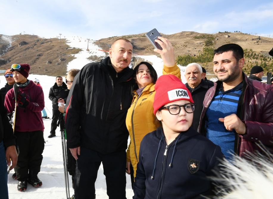 Prezident İlham Əliyev və birinci xanım Mehriban Əliyeva “Şahdağ” Turizm Mərkəzində görülən işlərlə tanış olublar (FOTO/VİDEO) (YENİLƏNİB 2)