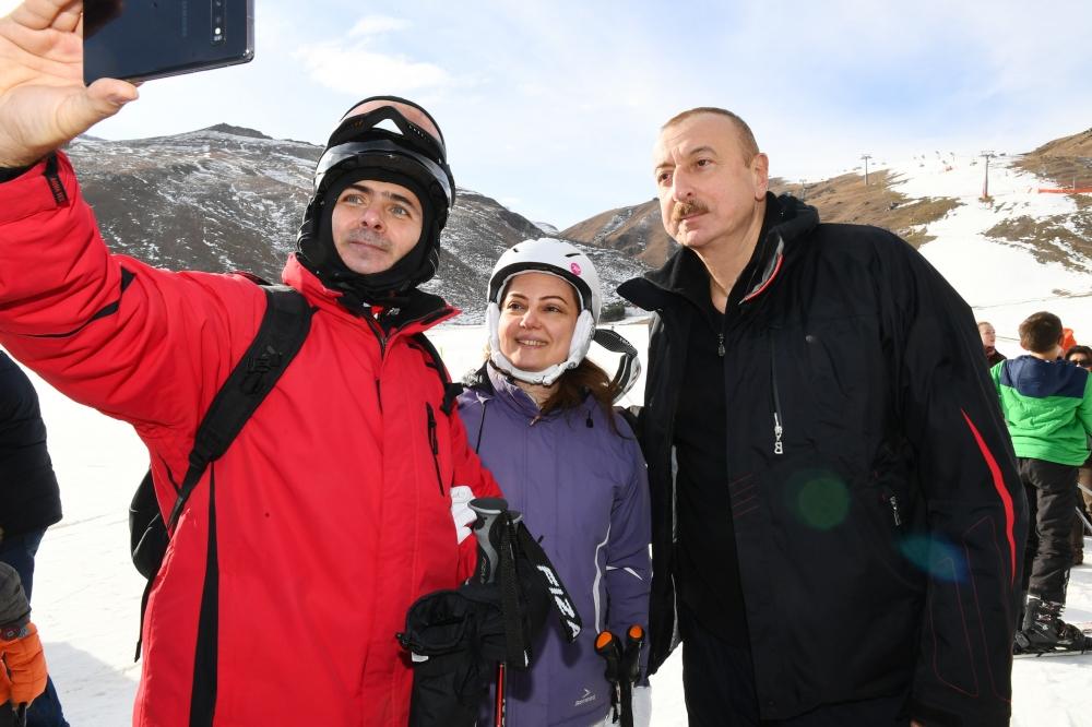 Prezident İlham Əliyev və birinci xanım Mehriban Əliyeva “Şahdağ” Turizm Mərkəzində görülən işlərlə tanış olublar (FOTO/VİDEO) (YENİLƏNİB 2)