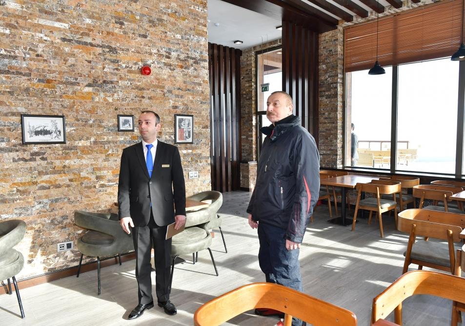 Prezident İlham Əliyev və birinci xanım Mehriban Əliyeva “Şahdağ” Turizm Mərkəzində görülən işlərlə tanış olublar (FOTO/VİDEO) (YENİLƏNİB 2)