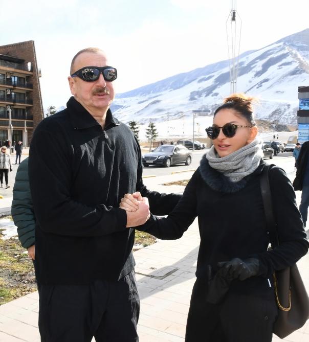 Prezident İlham Əliyev və birinci xanım Mehriban Əliyeva “Şahdağ” Turizm Mərkəzində görülən işlərlə tanış olublar (FOTO/VİDEO) (YENİLƏNİB 2)