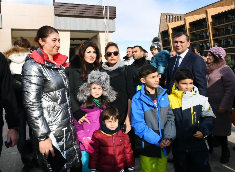 Prezident İlham Əliyev və birinci xanım Mehriban Əliyeva “Şahdağ” Turizm Mərkəzində görülən işlərlə tanış olublar (FOTO/VİDEO) (YENİLƏNİB 2)