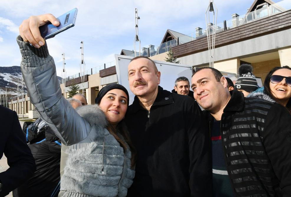 Prezident İlham Əliyev və birinci xanım Mehriban Əliyeva “Şahdağ” Turizm Mərkəzində görülən işlərlə tanış olublar (FOTO/VİDEO) (YENİLƏNİB 2)