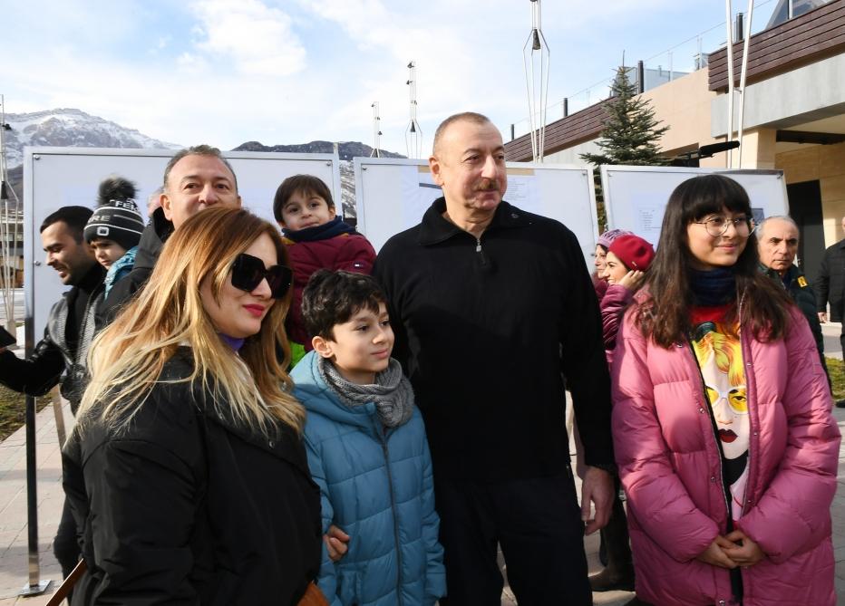 Prezident İlham Əliyev və birinci xanım Mehriban Əliyeva “Şahdağ” Turizm Mərkəzində görülən işlərlə tanış olublar (FOTO/VİDEO) (YENİLƏNİB 2)