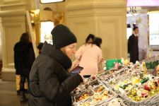 Moskva Yeni ili qarşılamağa hazırlaşır (FOTOREPORTAJ)