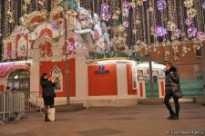 Moskva Yeni ili qarşılamağa hazırlaşır (FOTOREPORTAJ)